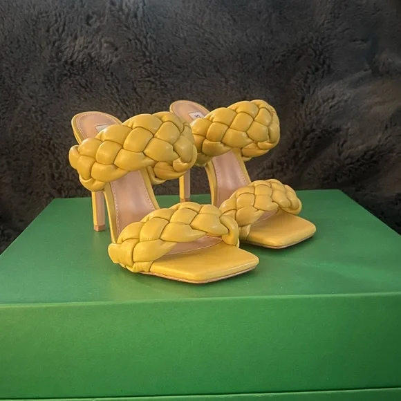 STEVE MADDEN Kenley Braided Heels - Picture 1 of 7